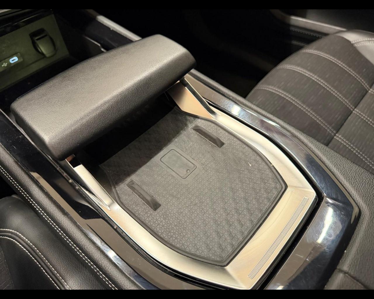 RENAULT Austral - Austral Full Hybrid E-Tech 200 CV Techno