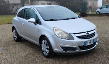 Opel Corsa 1.2 3 porte b-color