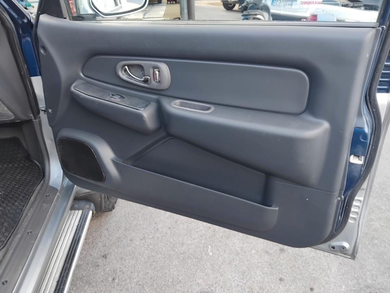 Mitsubishi L200 2.5 TDI 4WD 115cv 4 posti