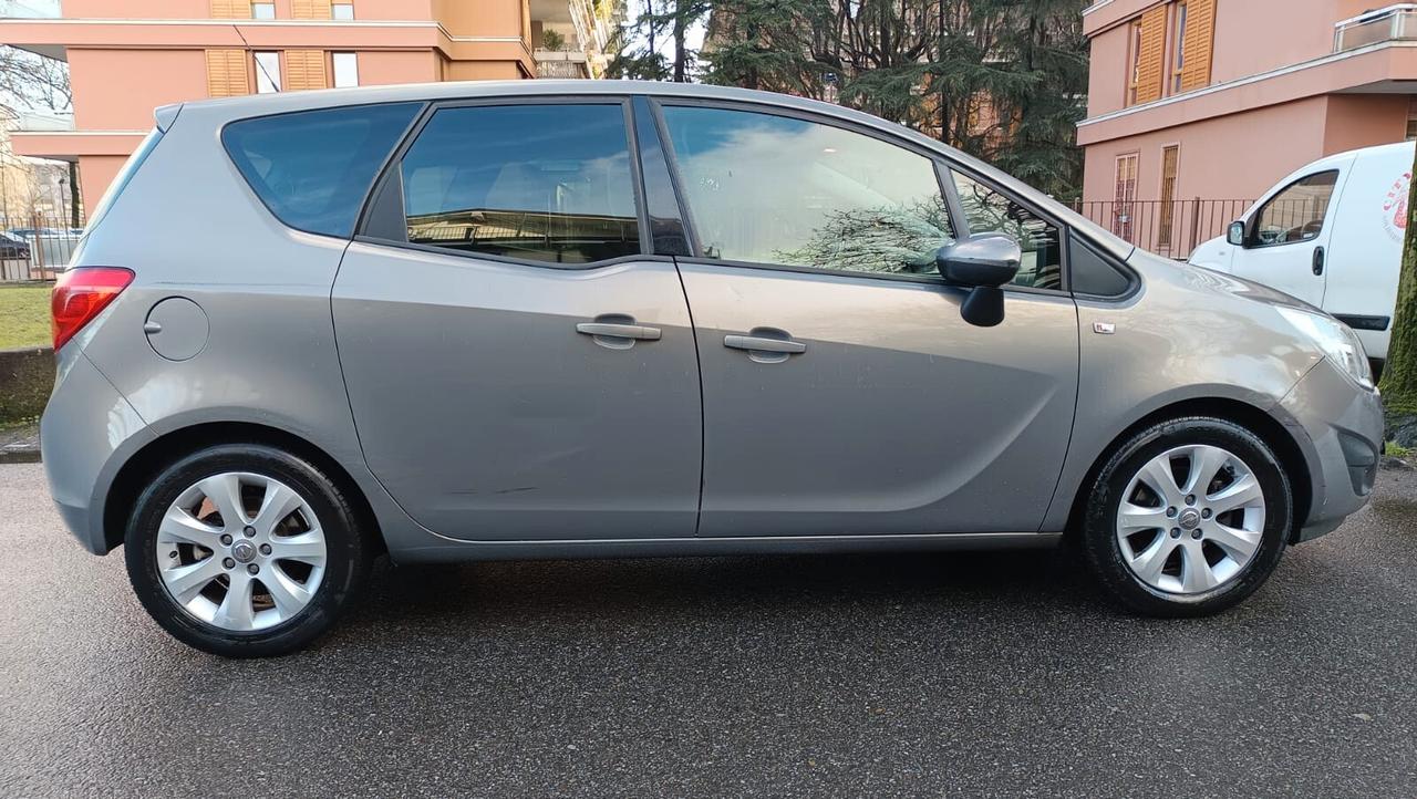 Opel Meriva 1.4 100CV Cosmo neopatentati