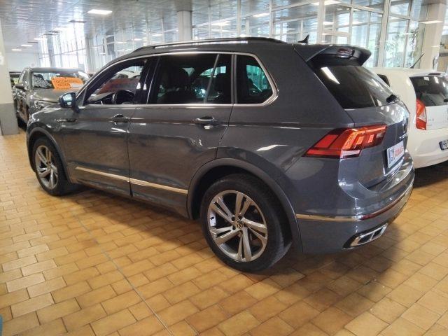VOLKSWAGEN Tiguan 2.0 TDI 150 CV DSG R-Line 19"