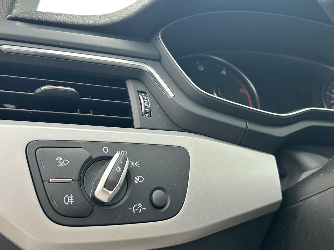 Audi A4 Business 2.0 30 TDI MHEV #9673