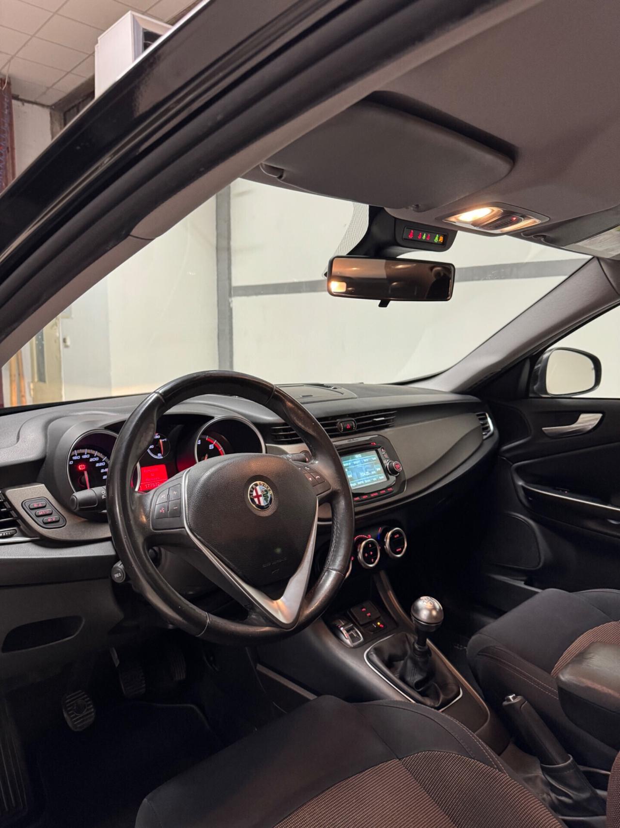 Alfa Romeo Giulietta 1.6 JTDm-2 105 CV Exclusive