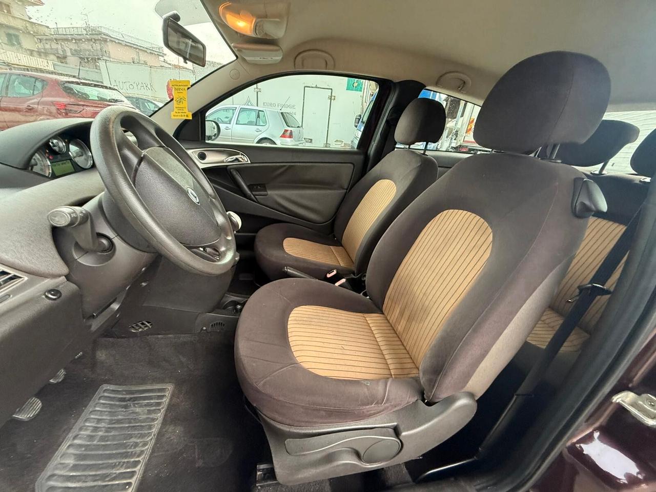 Lancia Ypsilon 1.2 Argento