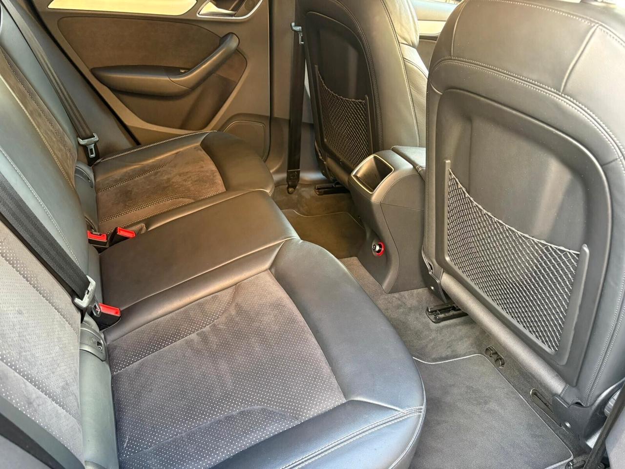 Audi Q3 2.0 TDI 120 CV S-LINE