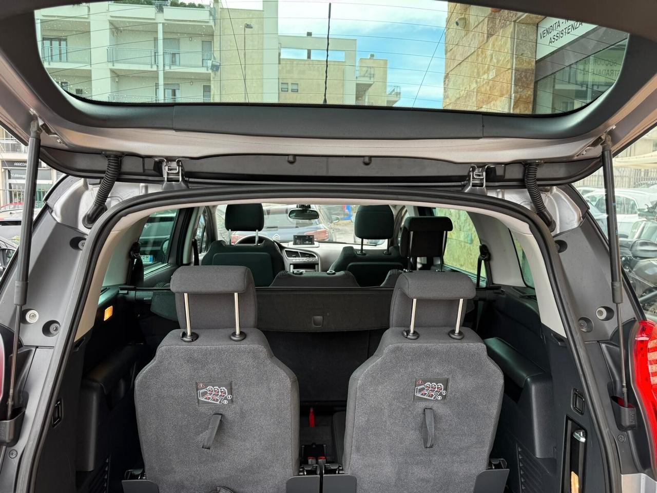 Peugeot 5008 1.6 HDi 115CV Business