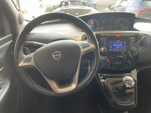 Lancia Ypsilon Ypsilon 0.9 85cv benzina Automatico Bluetooth