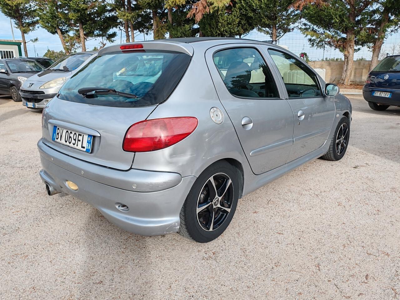 Peugeot 206 1.1 5p. XT