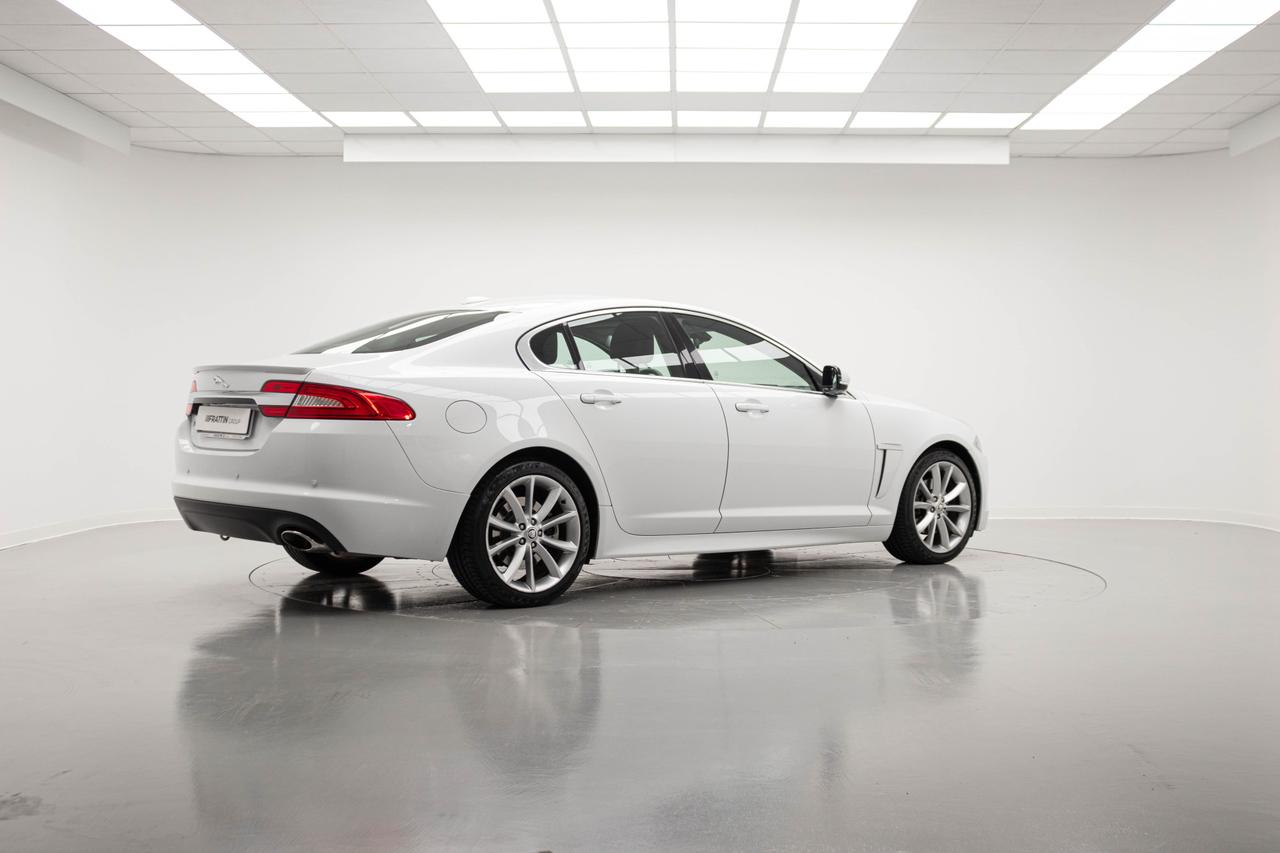 JAGUAR XF 2.2 D 190 CV