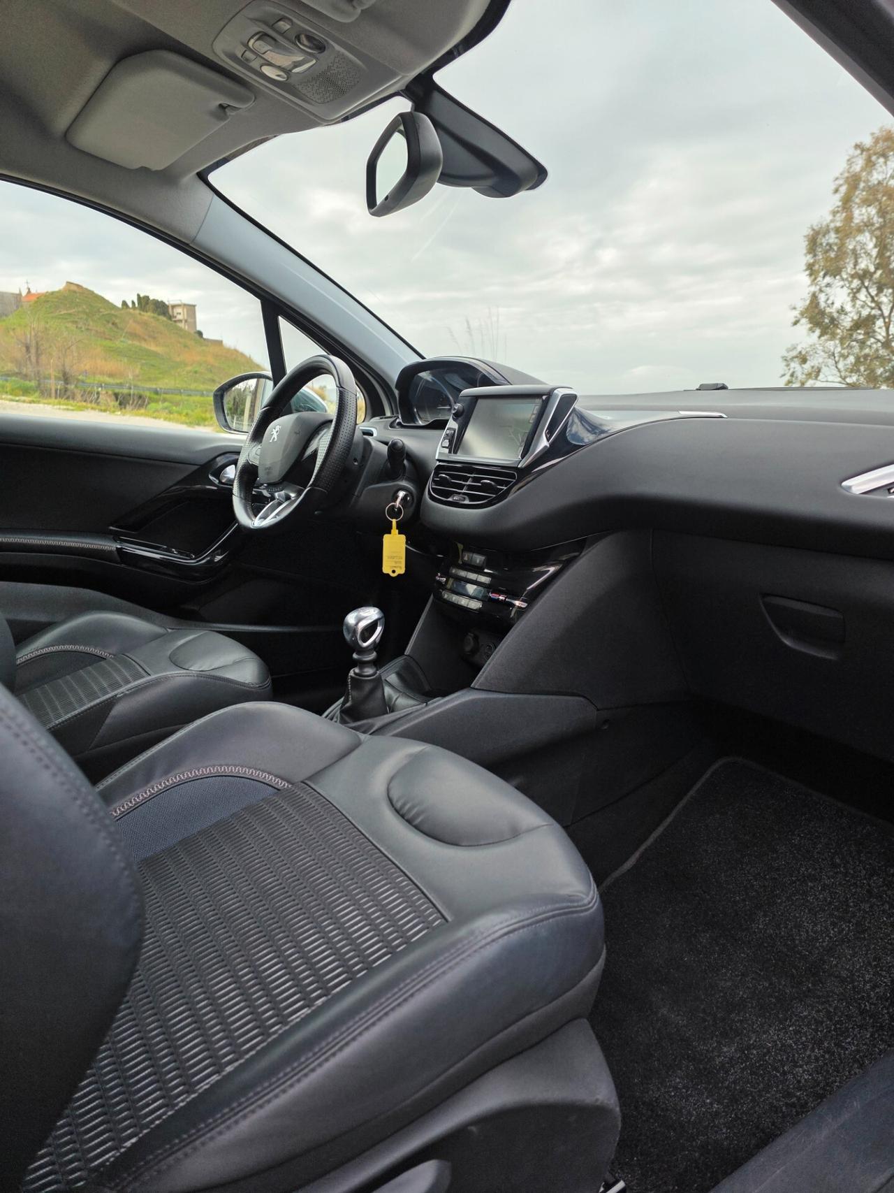 Peugeot 208 1.6 THP 156 CV 3 porte pre GTi