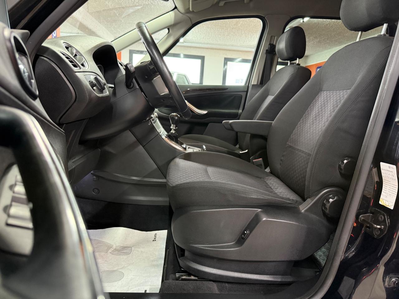 Ford Galaxy 2.0 da 140 CV - Gancio Traino Estraibile 7 posti