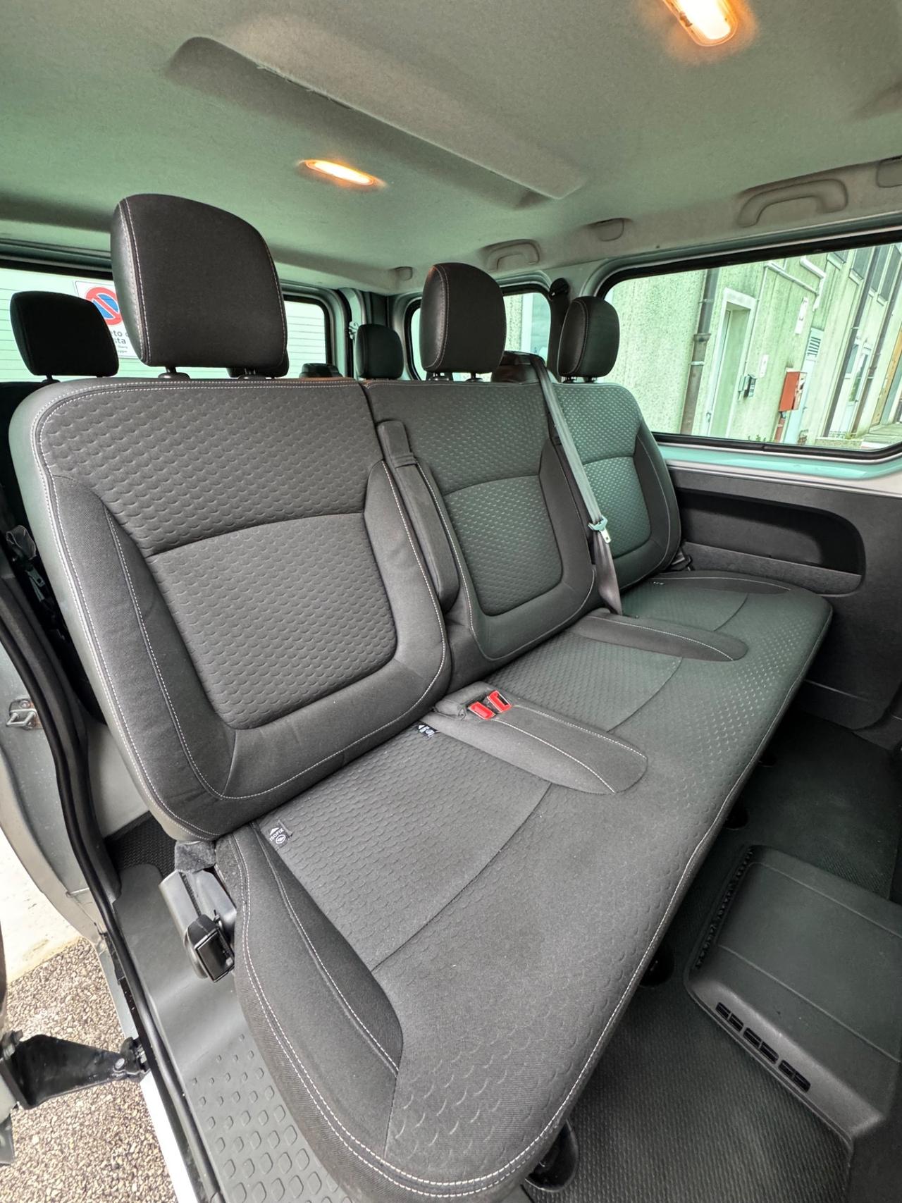 Opel Vivaro 9 posti