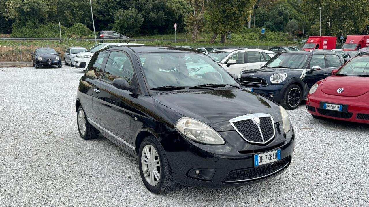 Lancia Ypsilon 1.2 69 CV Argento