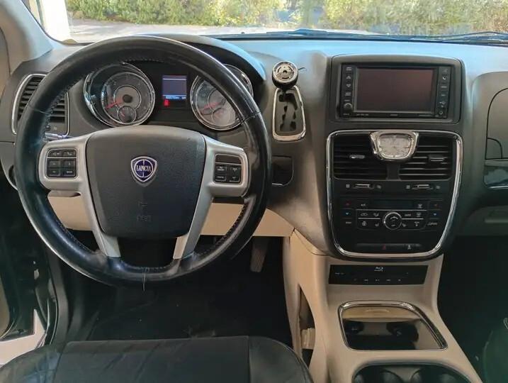 Lancia Voyager 2.8 Turbodiesel Silver 177 CV