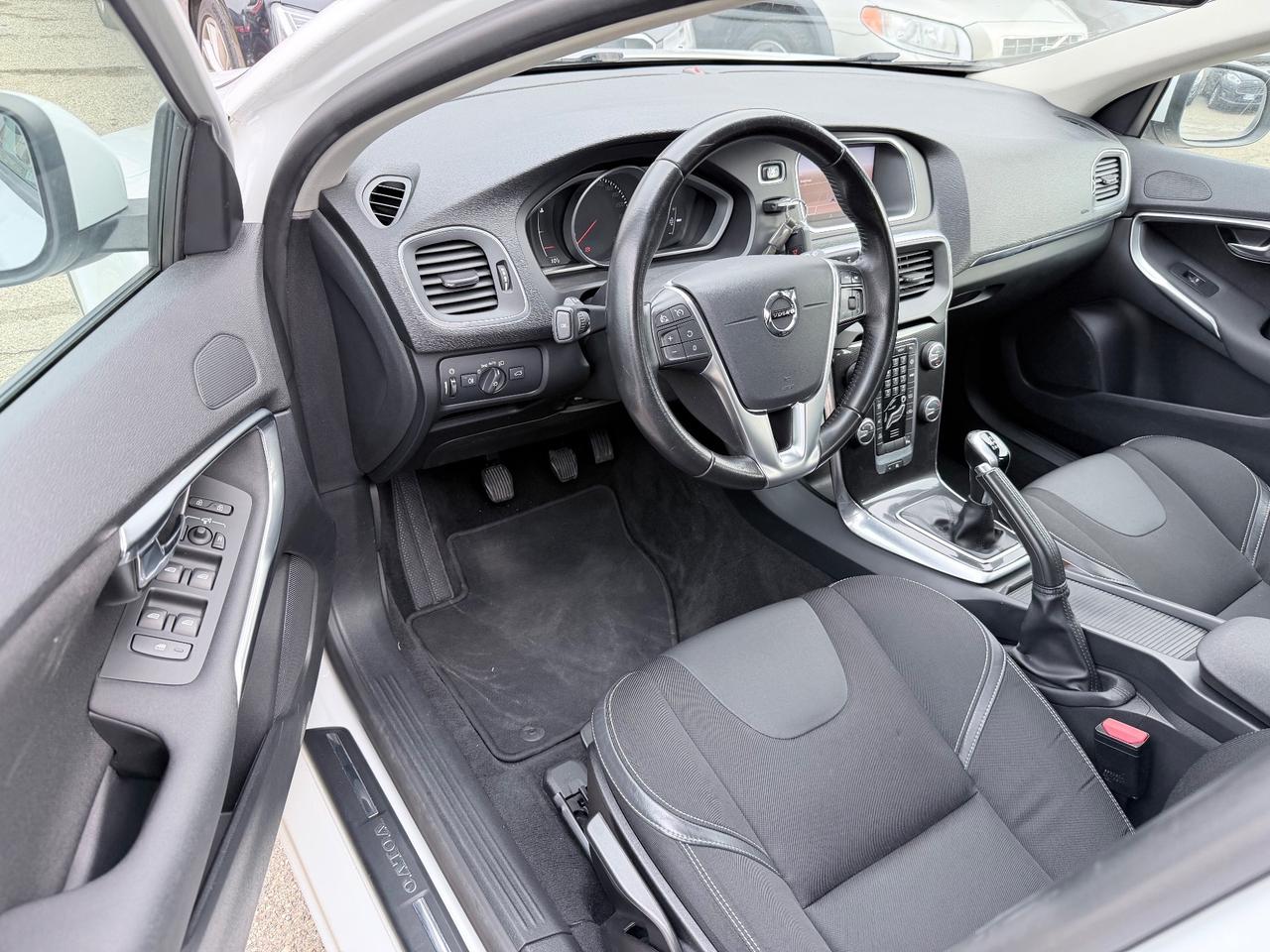 Volvo V40 D2 Inscription 2.0DIESEL 120CV EURO6