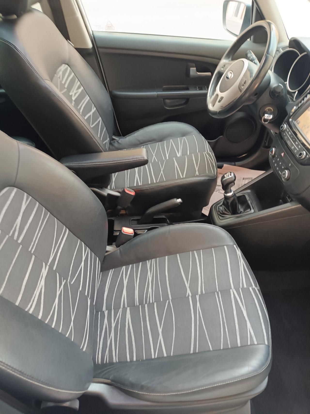 Kia Venga 1.4 CRDi 90CV COOL TETTO NAVI CAMERA