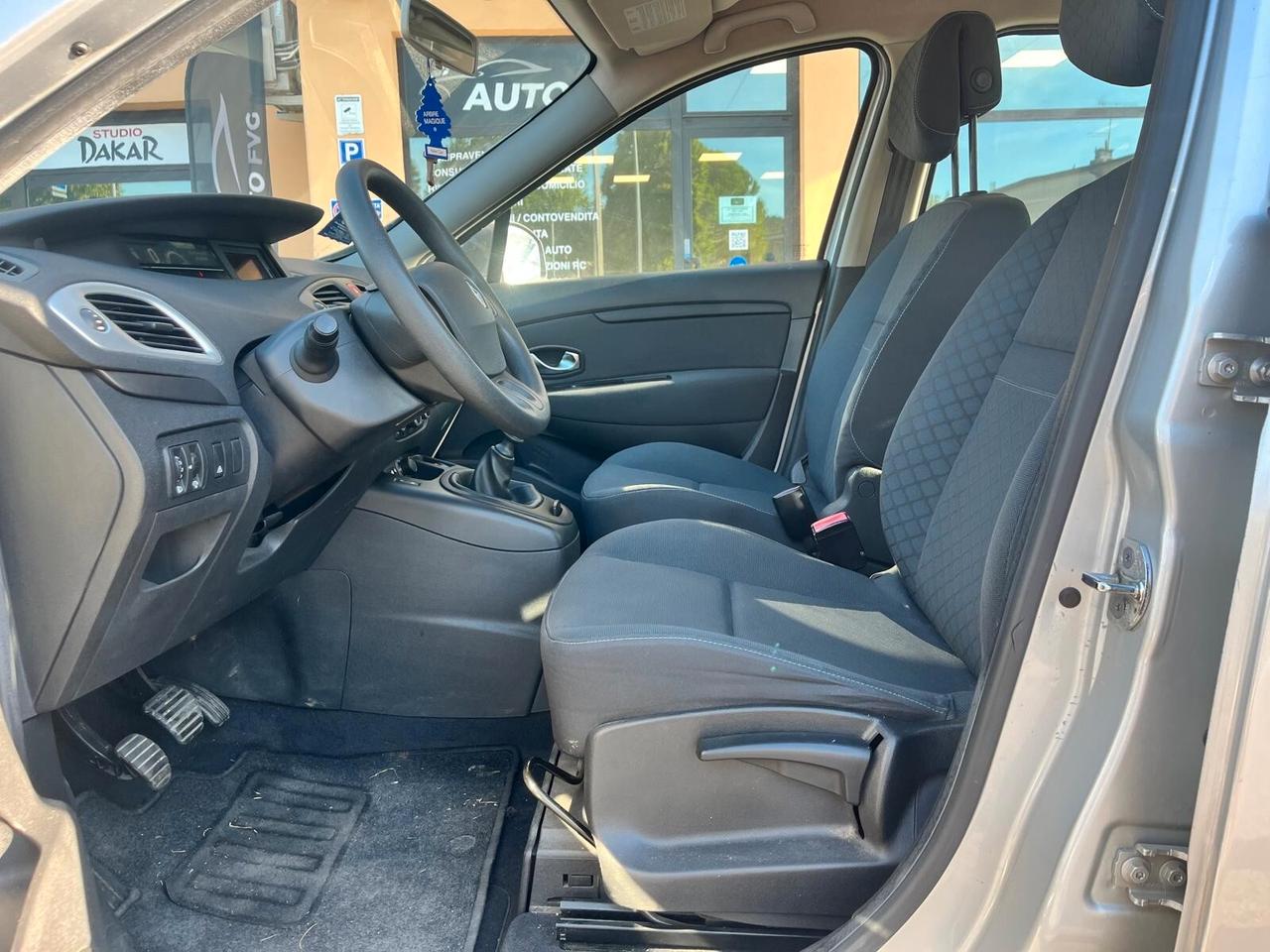 Renault Scénic 1.5 dCi 110CV Dynamique