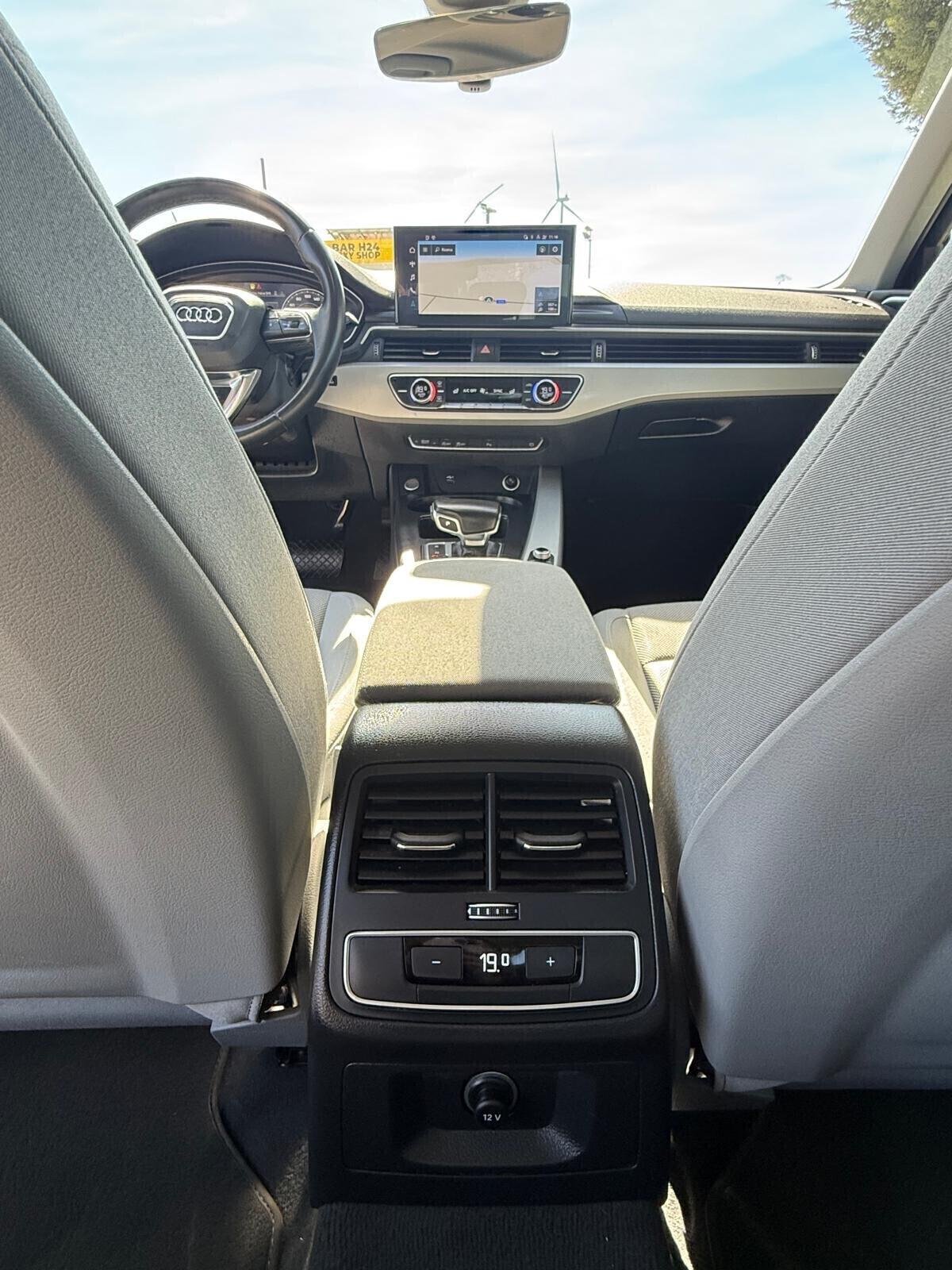 Audi A4 30 TDI/136 CV S tronic Business Advanced