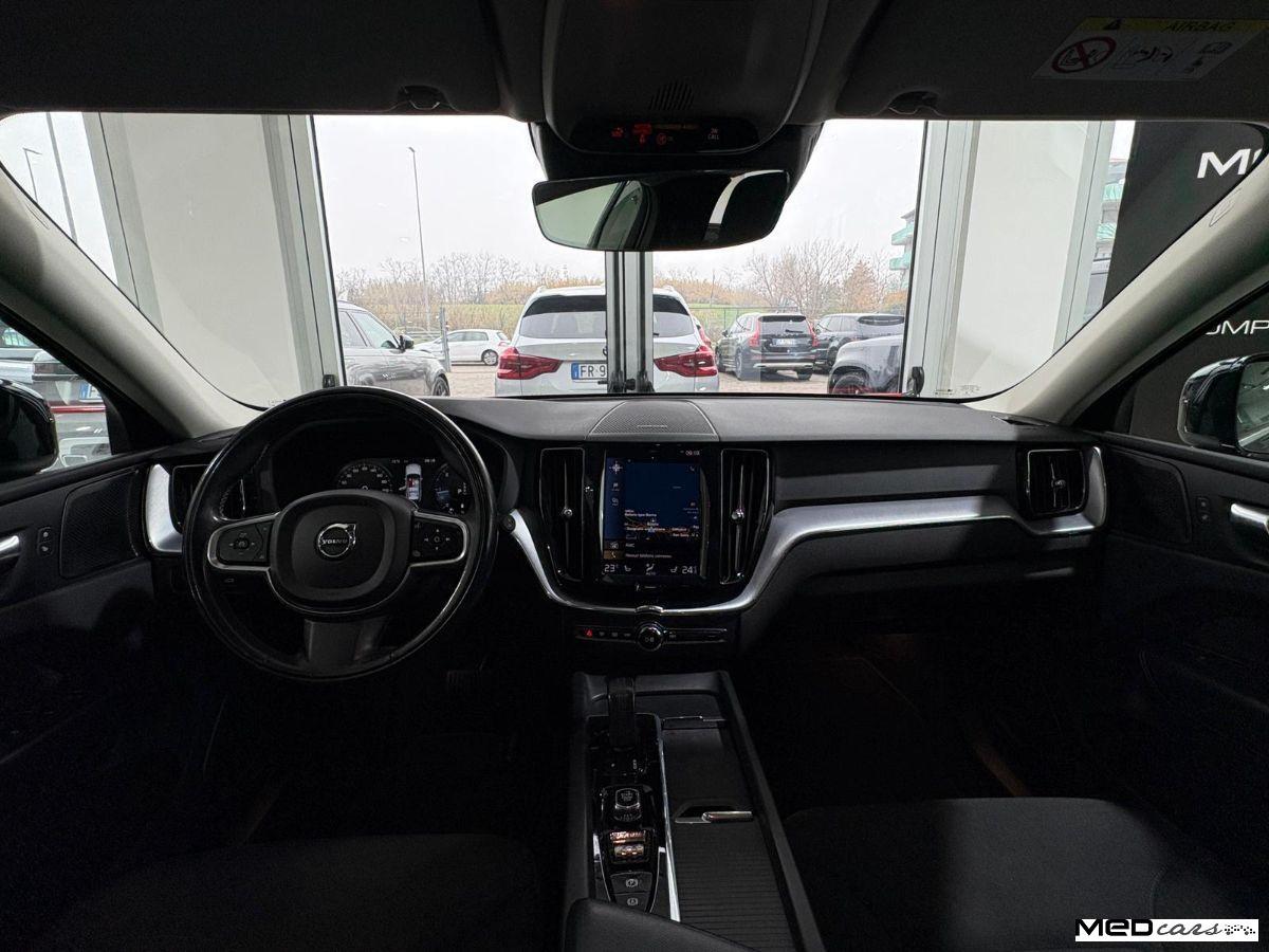 VOLVO - XC60 - B4 AWD Geartronic Momentum