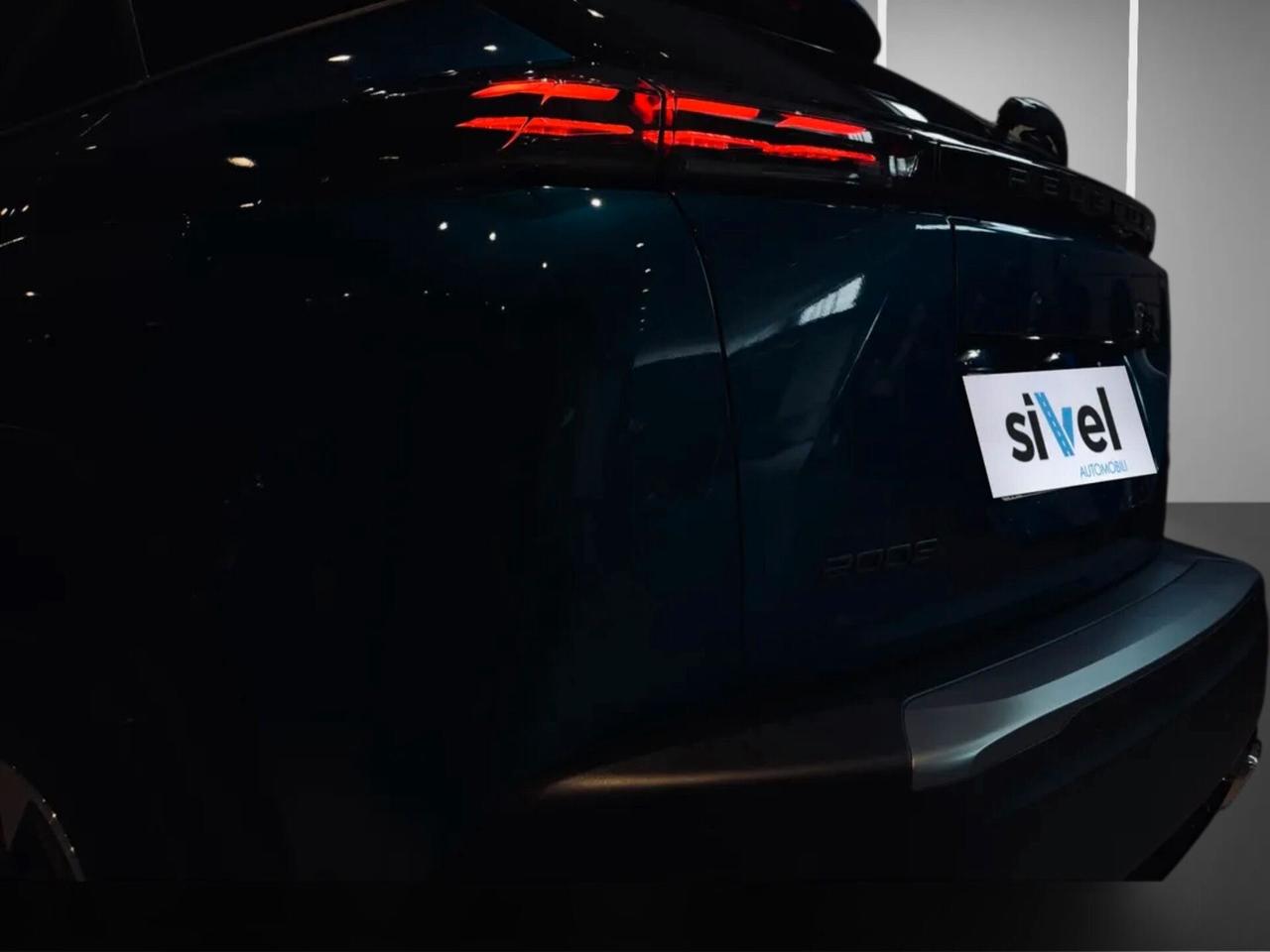 Peugeot 2008 PureTech 130 S&S EAT8 Allure