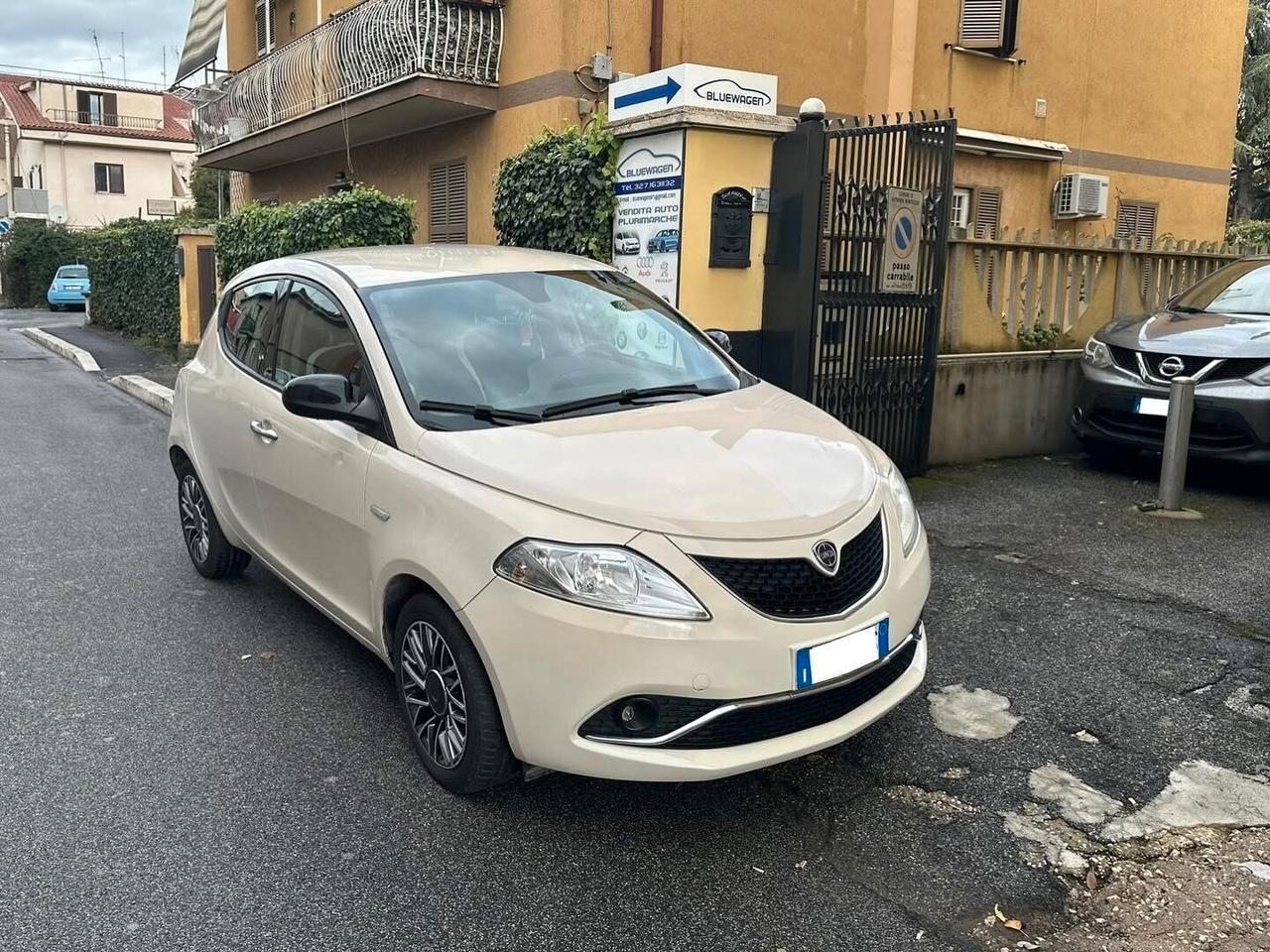 Lancia Ypsilon 1.2 69 CV 5 porte Gold FINANZIABILE
