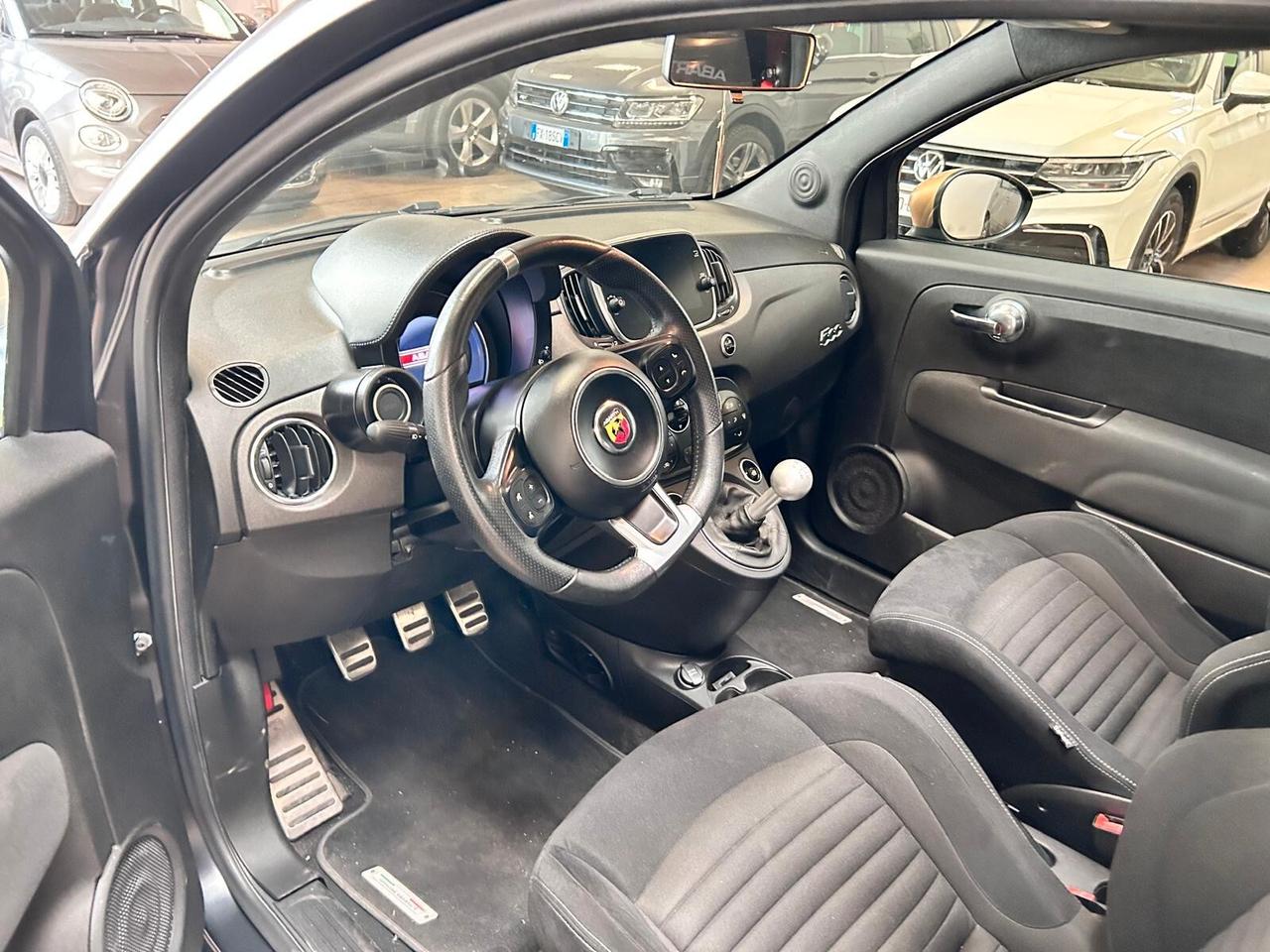Abarth 595 1.4 Turbo T-Jet 165 CV Scorpioneoro