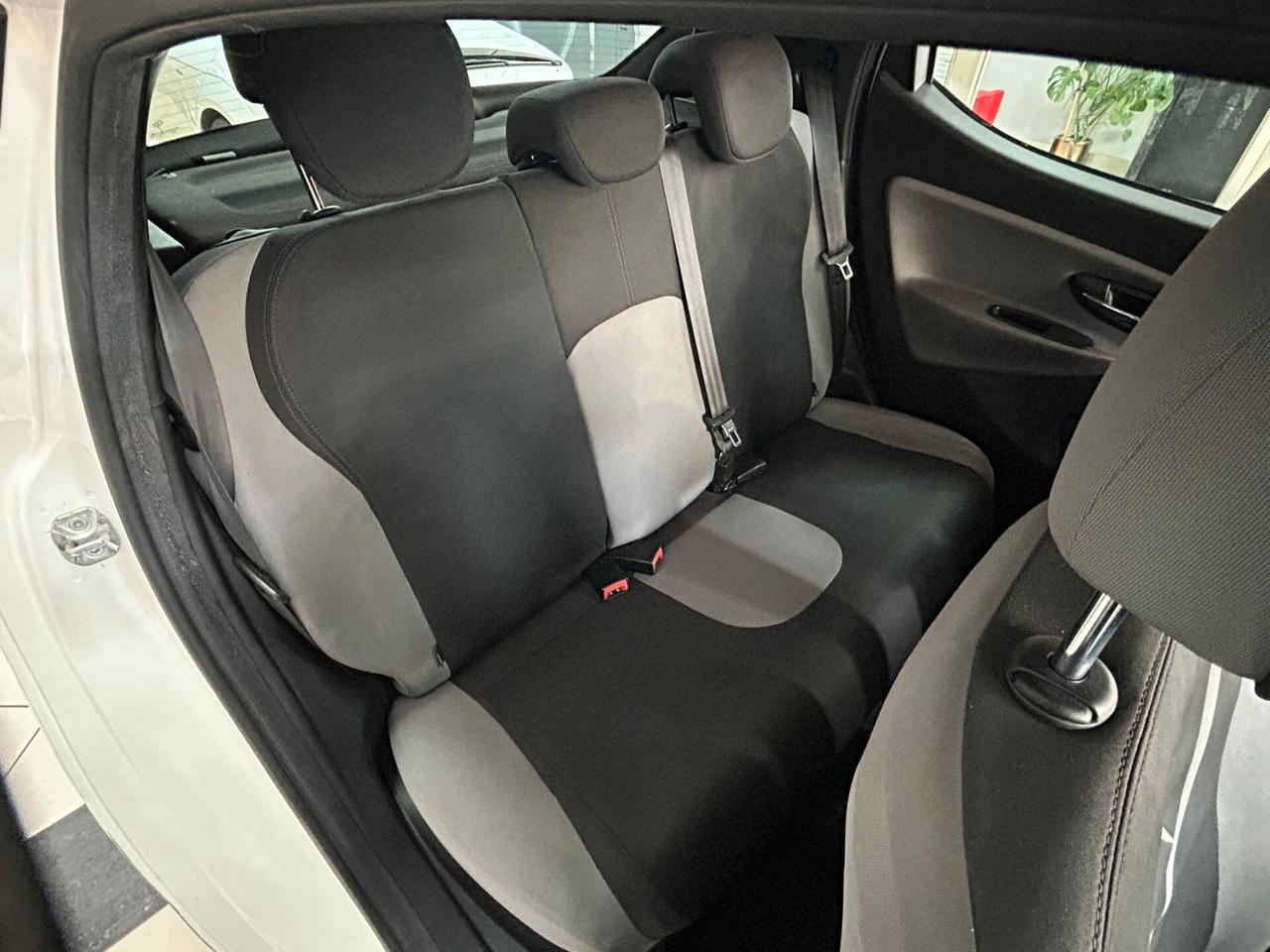 Lancia Ypsilon 1.2 69 CV 5 porte GPL Ecochic Silver