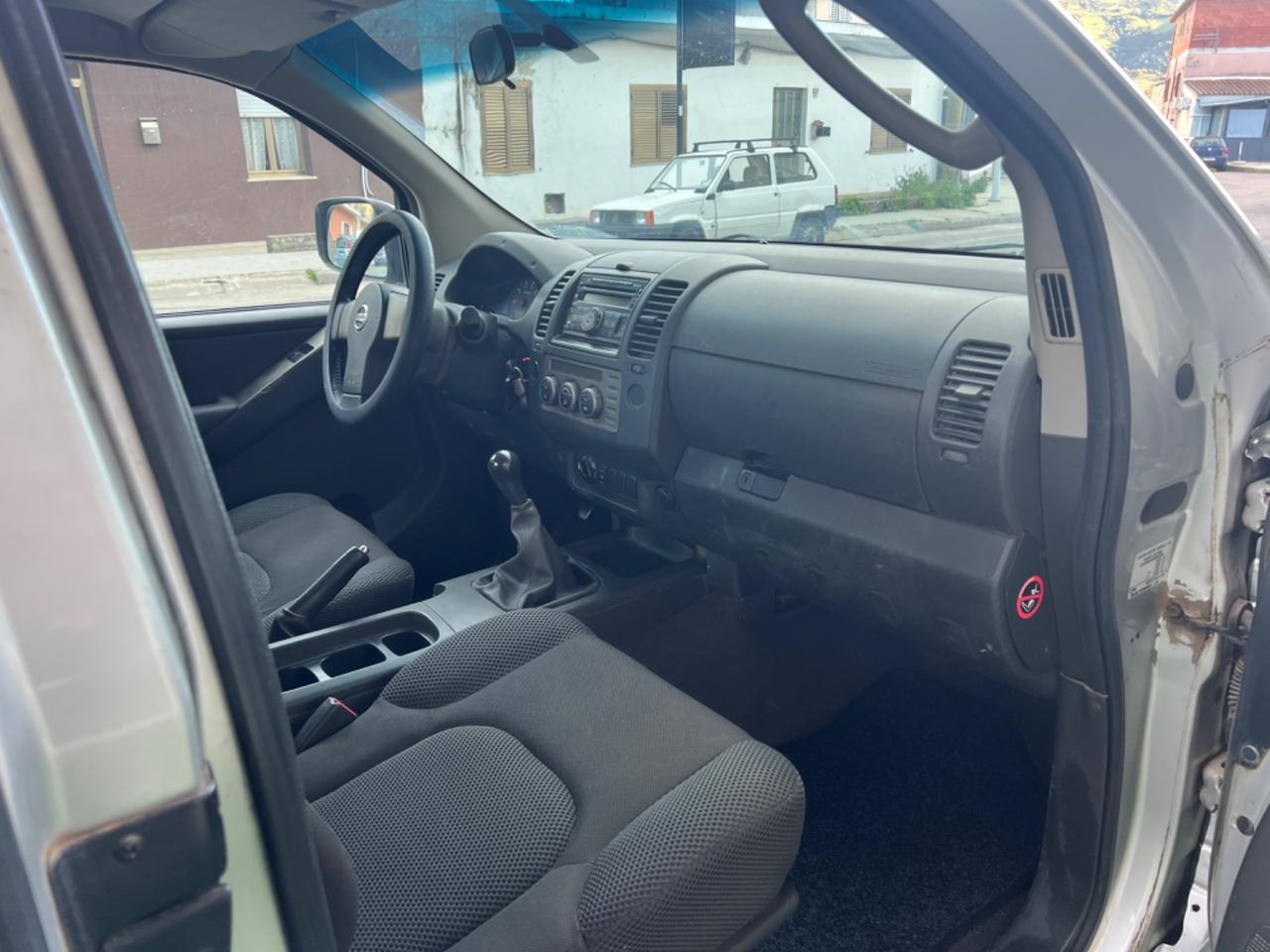 Nissan Navara 2.5 dCi 2 porte King Cab Sport