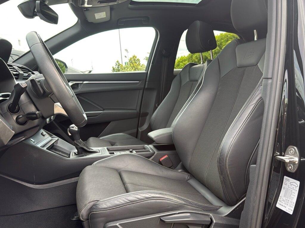 Audi Q3 40 2.0 TDI Identity Black quattro S tronic
