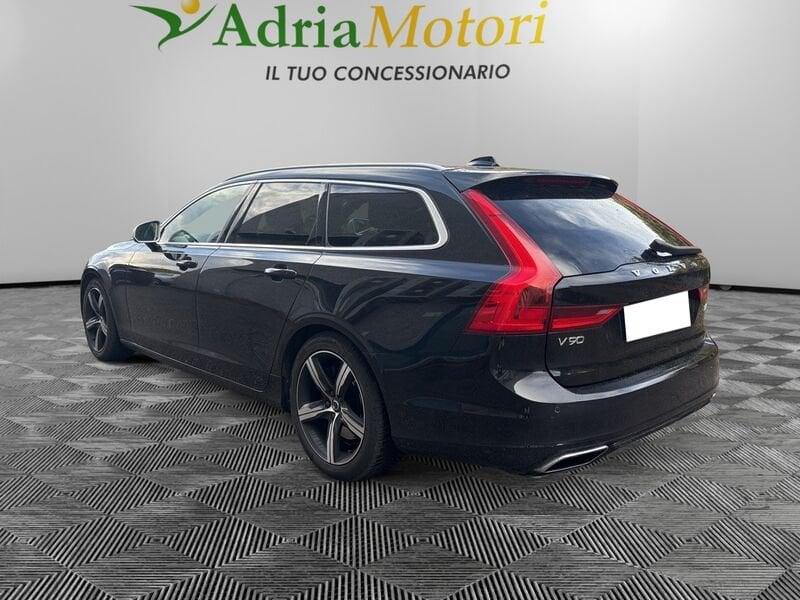 Volvo V90 D4 R-design