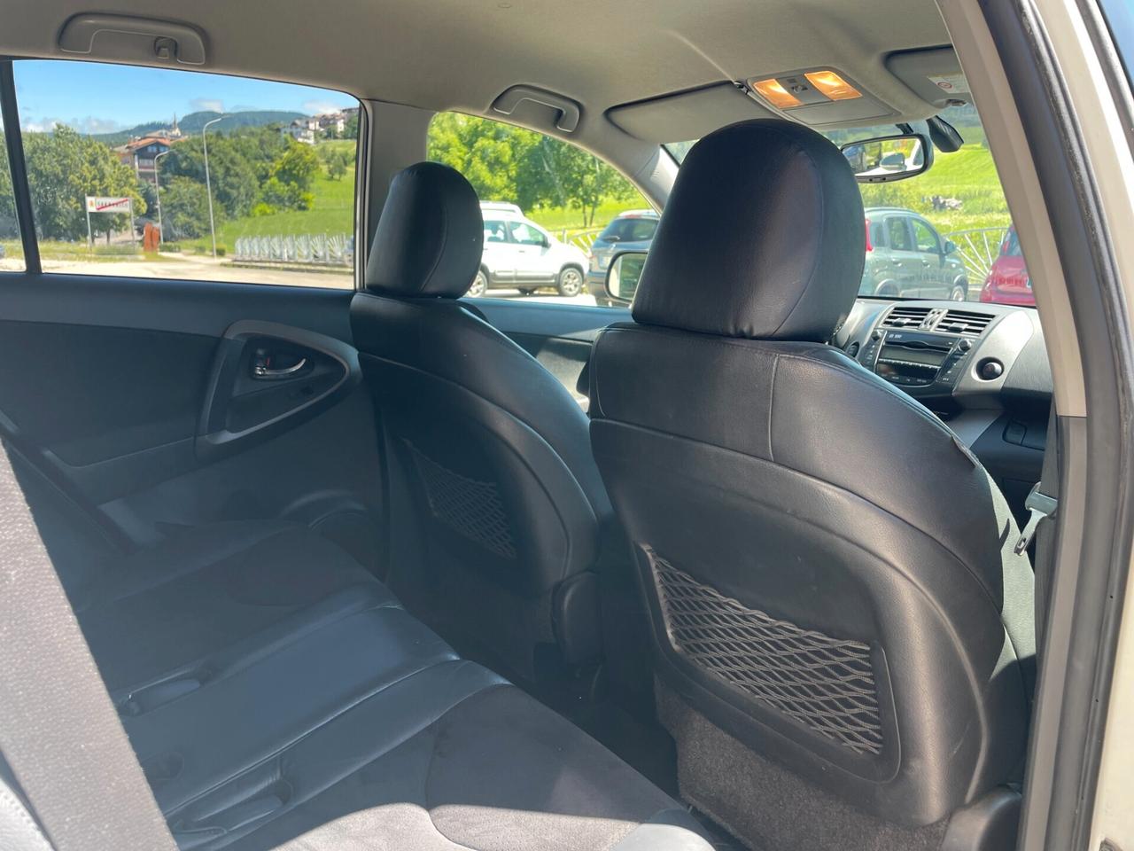 Toyota RAV 4 4x4 Crossover 2.2 D-4D 150 CV Lounge
