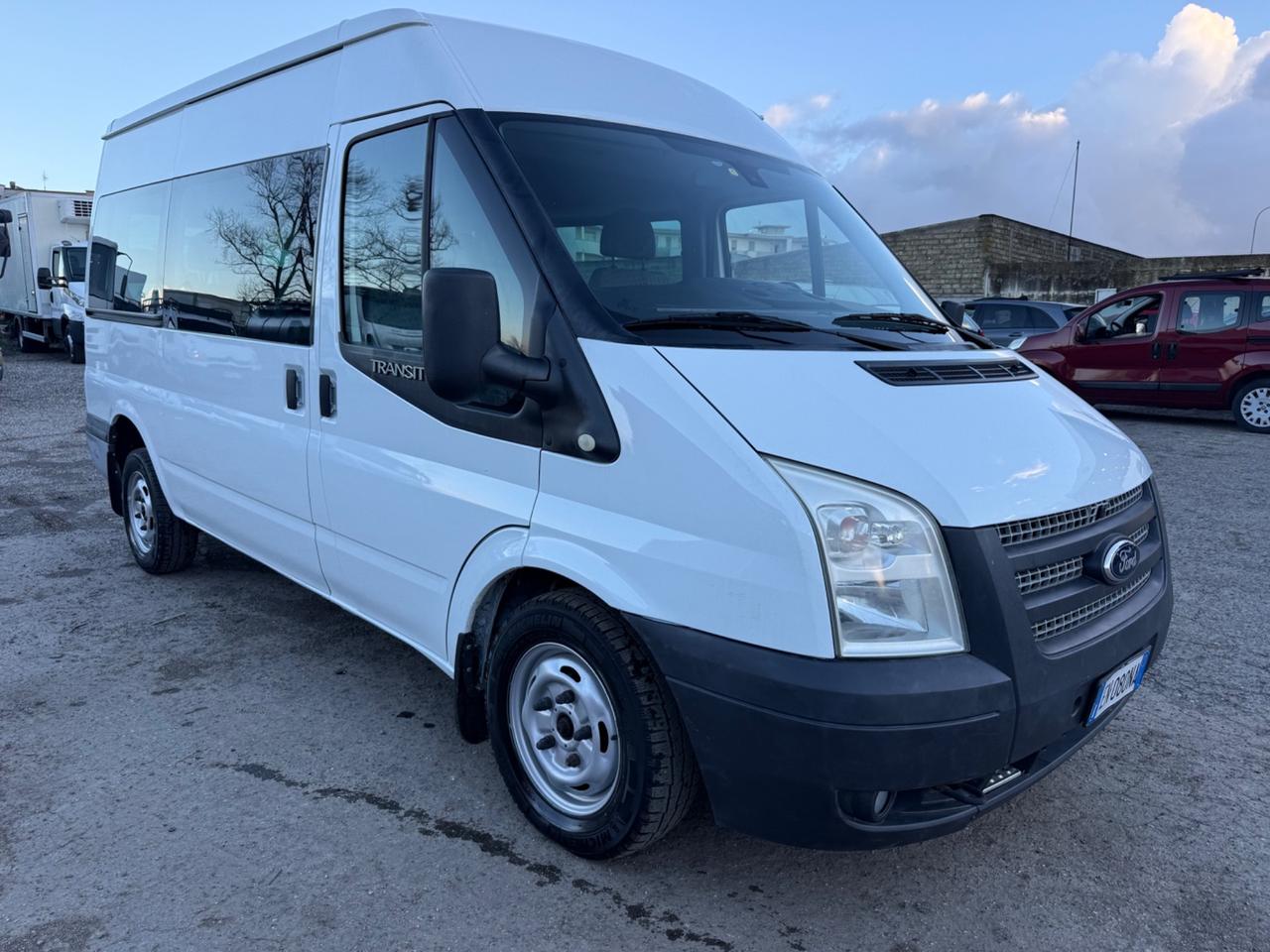 Ford Transit 2.2 Diesel 9 Posti passo lungo tetto alto
