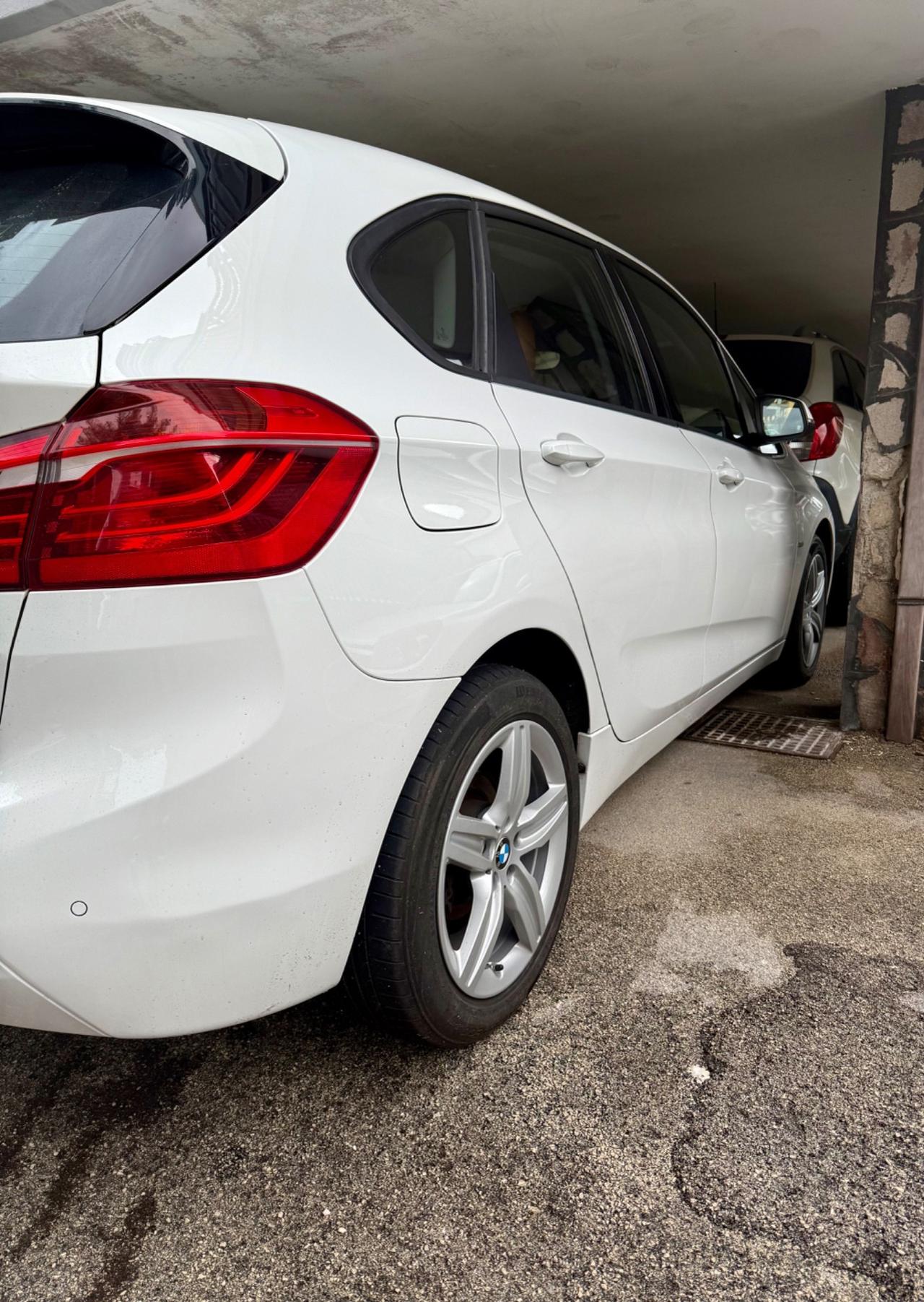 Bmw 2er Active Tourer 218d Luxury
