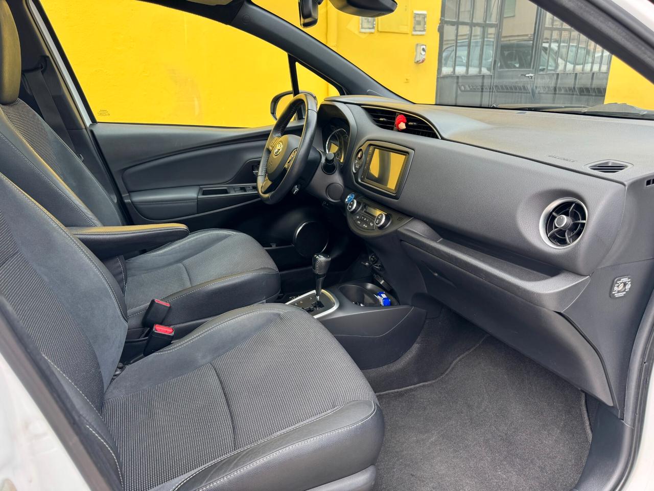 TOYOTA YARIS 2019 FULL OPTIONAL TETTO GARANZIA 2034 CASA MADRE