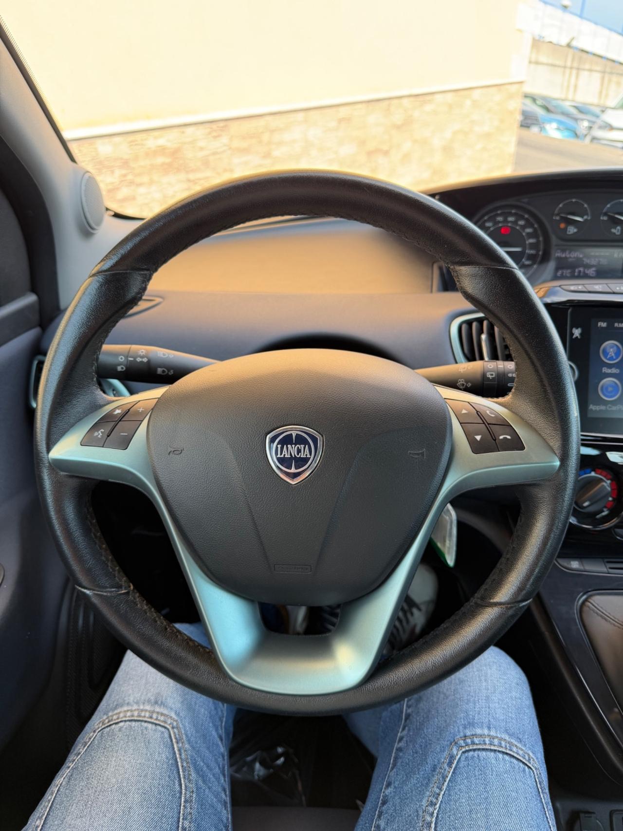 Lancia Ypsilon 1.0 70cv Hybrid Alberta Ferretti 2023