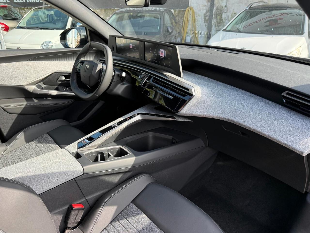 PEUGEOT 3008 HYBRID 136CV AUTOMATICA ALLURE KM0