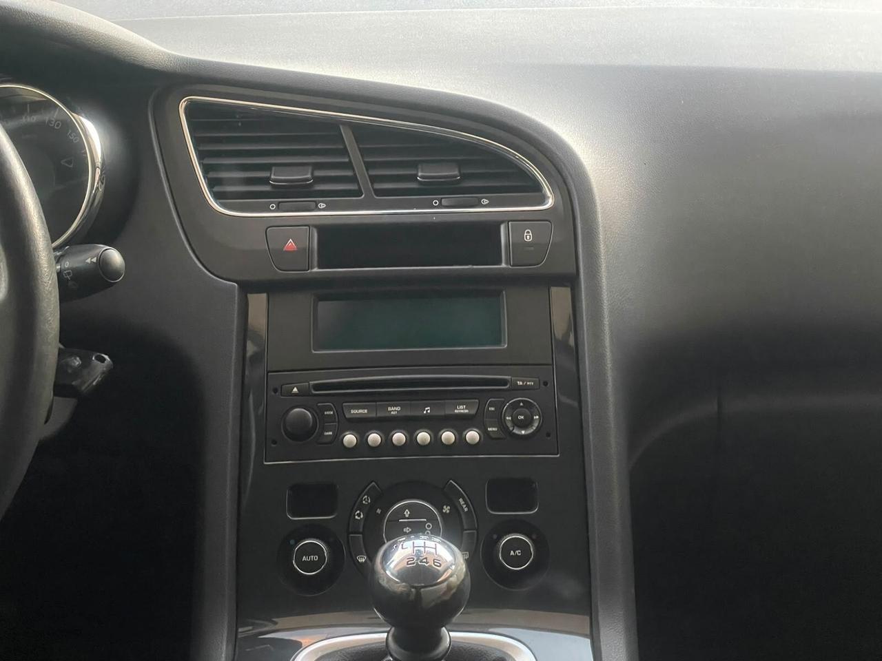 Peugeot 5008 1.6 HDi 112CV Allure