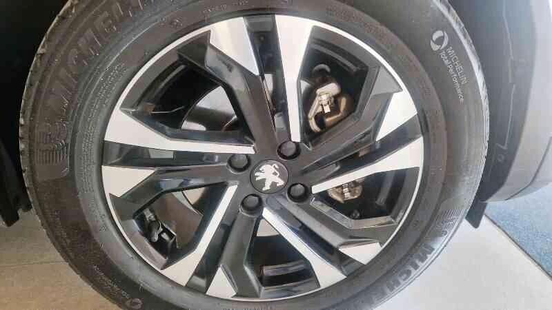 Peugeot 2008 BlueHDi 130 CV S&S EAT8 GT