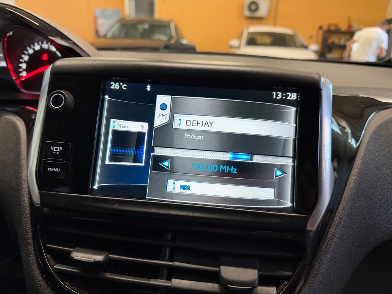 Peugeot 208 1.4 HDi 68 CV 5 porte Allure
