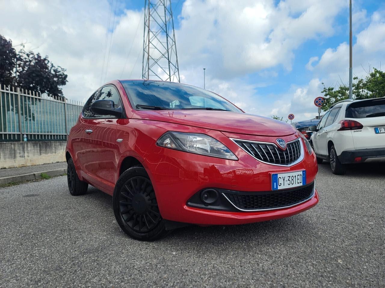 Lancia Ypsilon 1.0 HYBRID X NEOPATENTATI