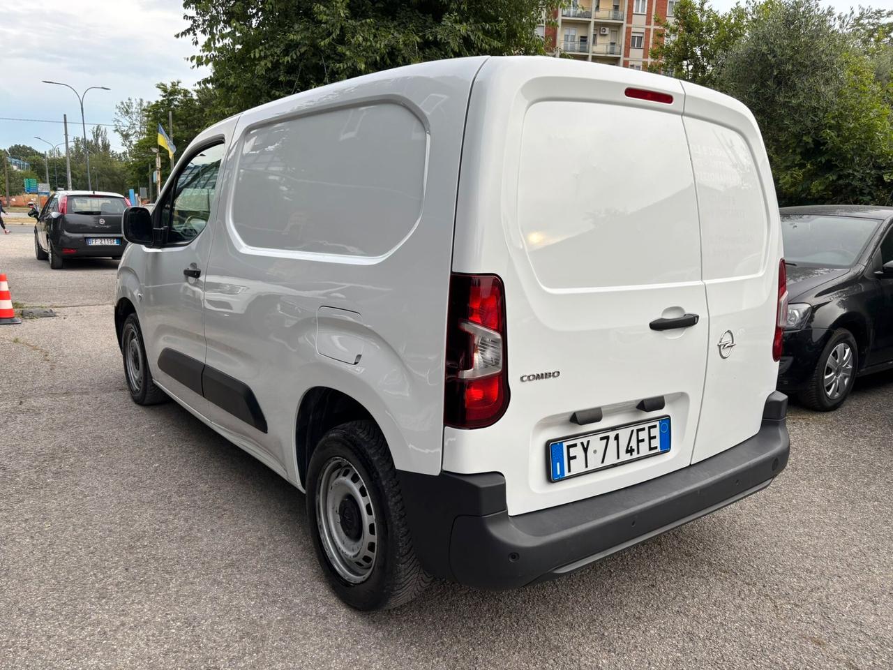 Opel Combo Cargo 1.6 Diesel PC 650kg