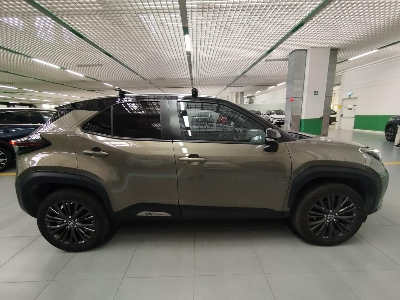 Toyota Yaris Cross 1.5 Hybrid 5p. E-CVT AWD-i Adve