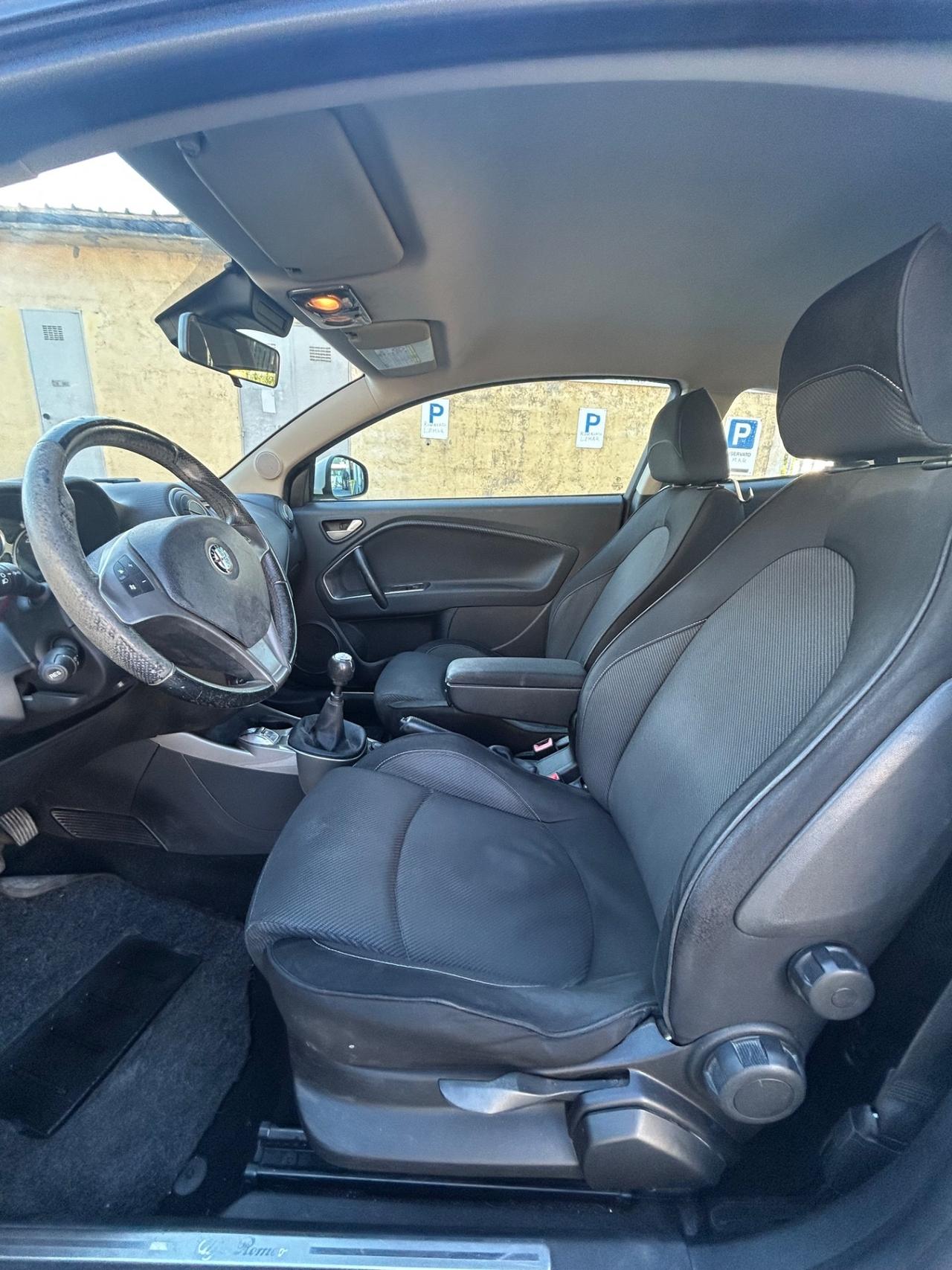 Alfa Romeo MiTo 1.3 JTDm 90 CV Distinctive Sport Pack