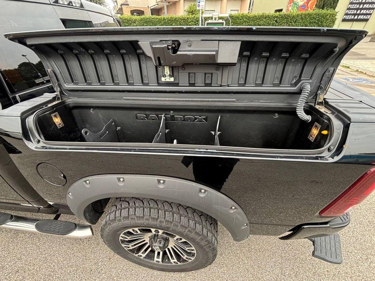 Ram Ram 1500 4x4 5.7 V8 Quad Cab MB Sport 395cv at8