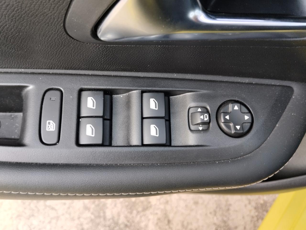 Peugeot 208 motore elettrico 136 CV 5 porte E-Style