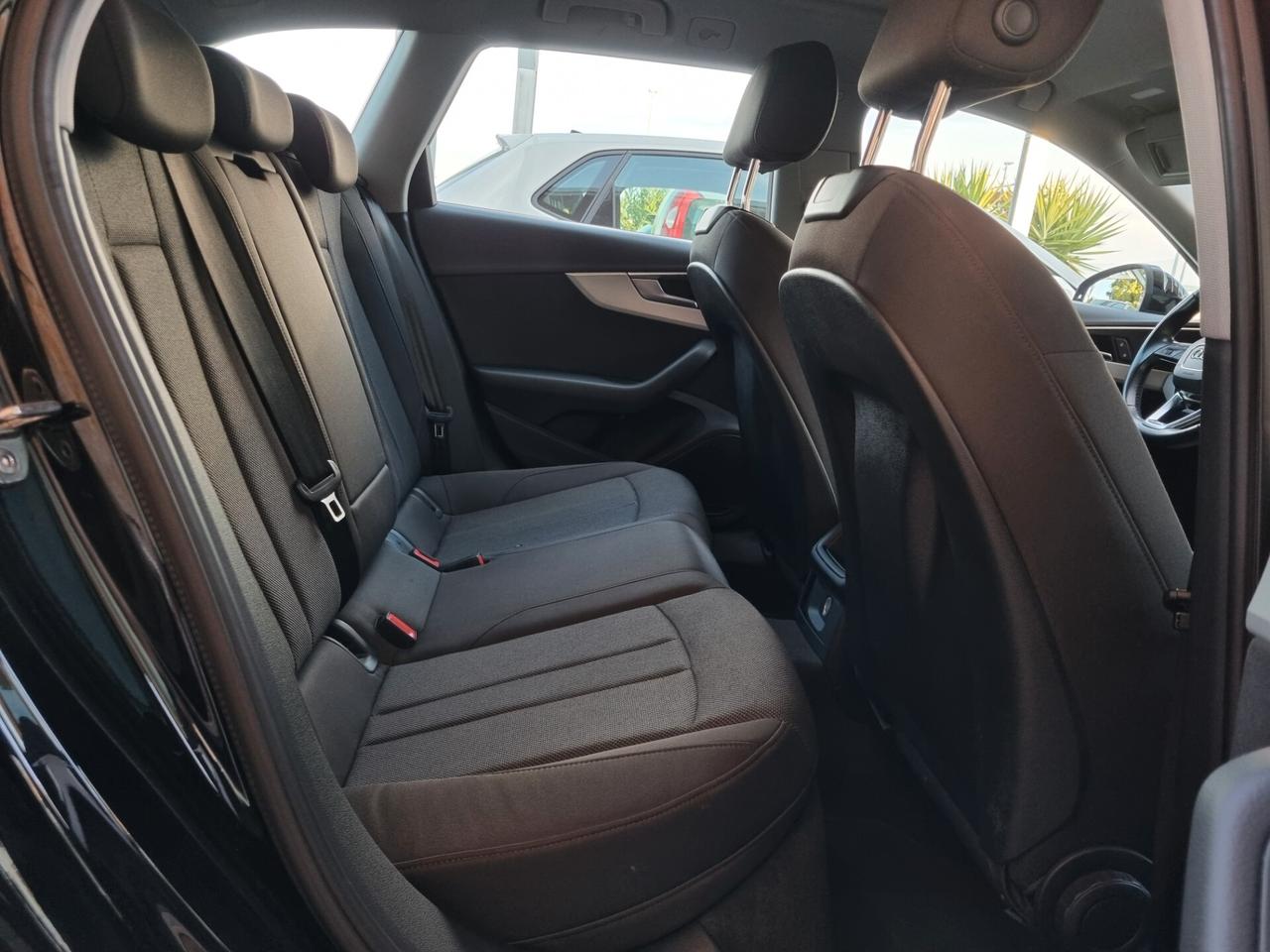 Audi A4 V Avant 30 2.0 tdi mhev 136cv s-tronic