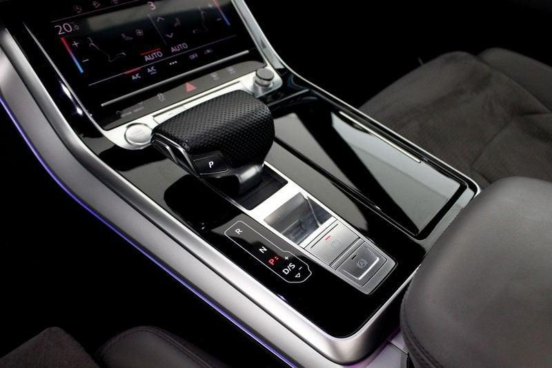 Audi Q8 50 TDI 286 CV quattro tiptronic Sport S-LINE ** MATRIX + TETTO **