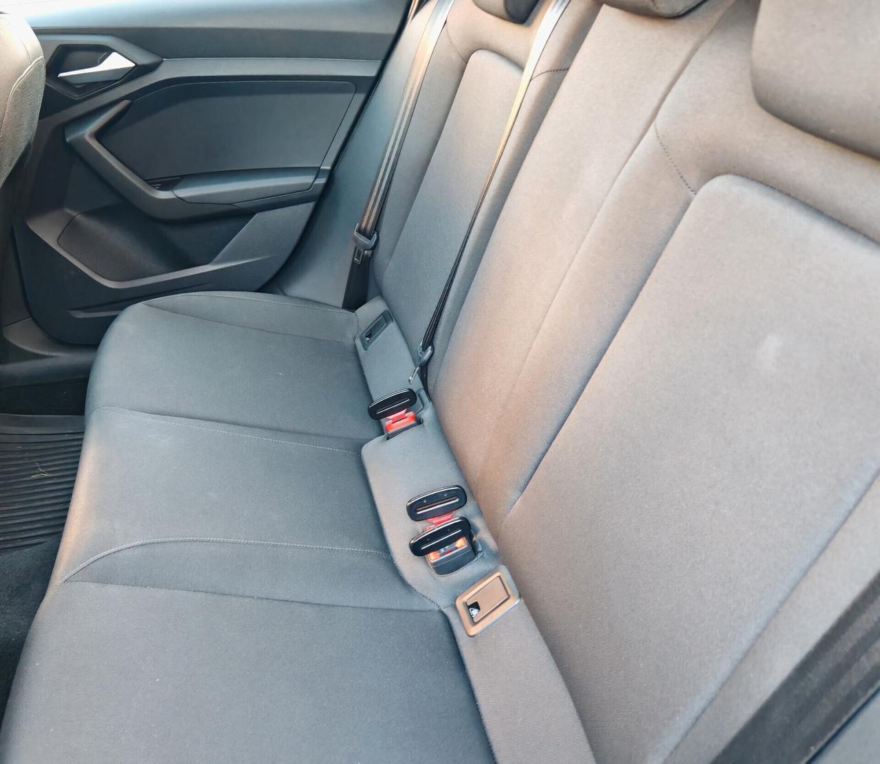 Audi A1 citycarver 30 TFSI Identity Contrast