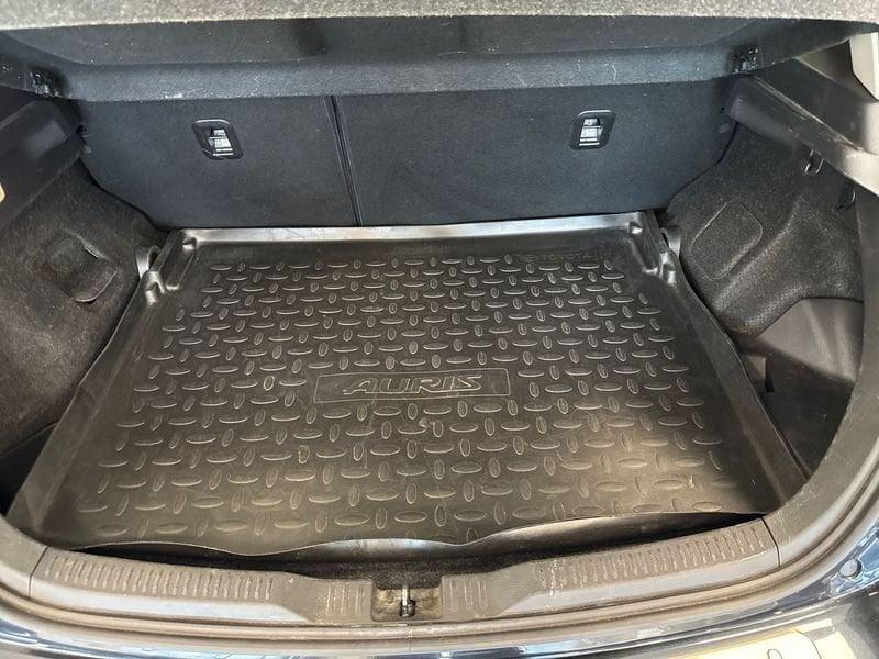 Toyota Auris Hybrid Lounge