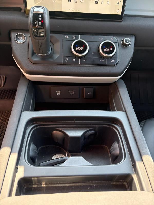 Land Rover Defender 90 3.0d i6 mhev SE awd 200cv auto